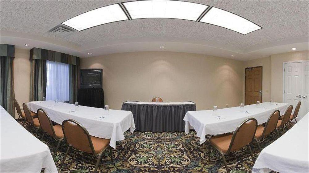 Staybridge Suites Rockford By Ihg Екстериор снимка