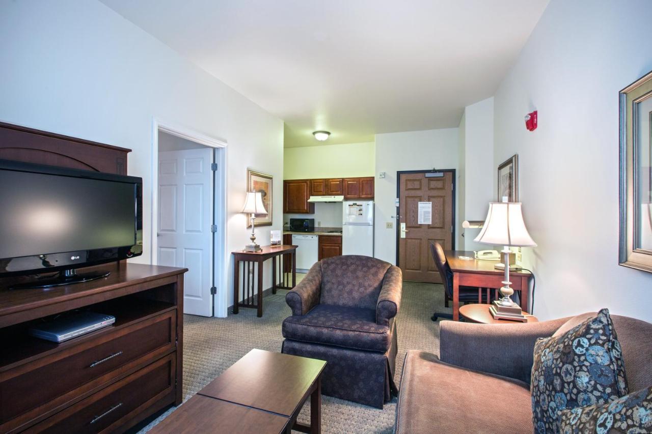 Staybridge Suites Rockford By Ihg Екстериор снимка