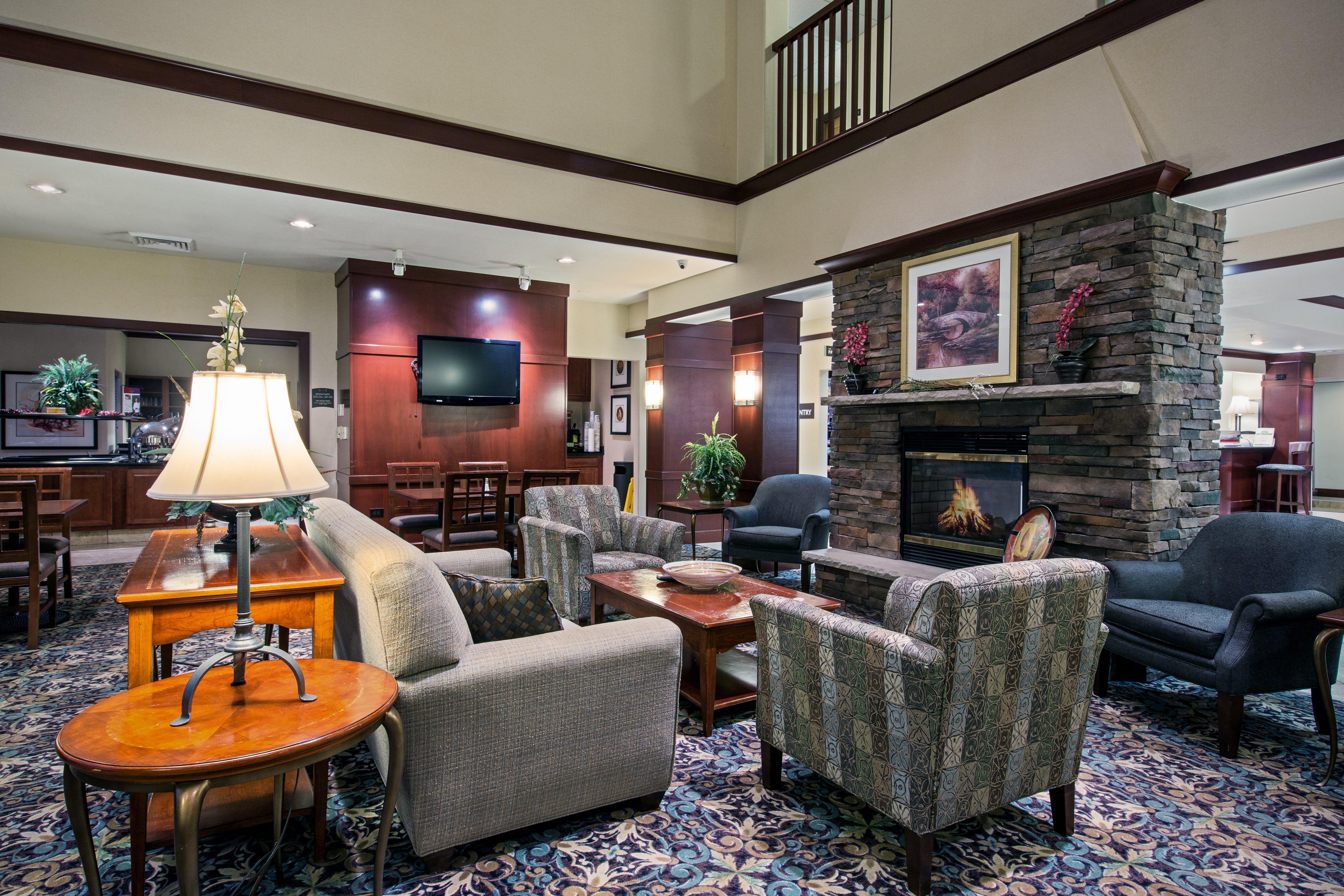 Staybridge Suites Rockford By Ihg Екстериор снимка