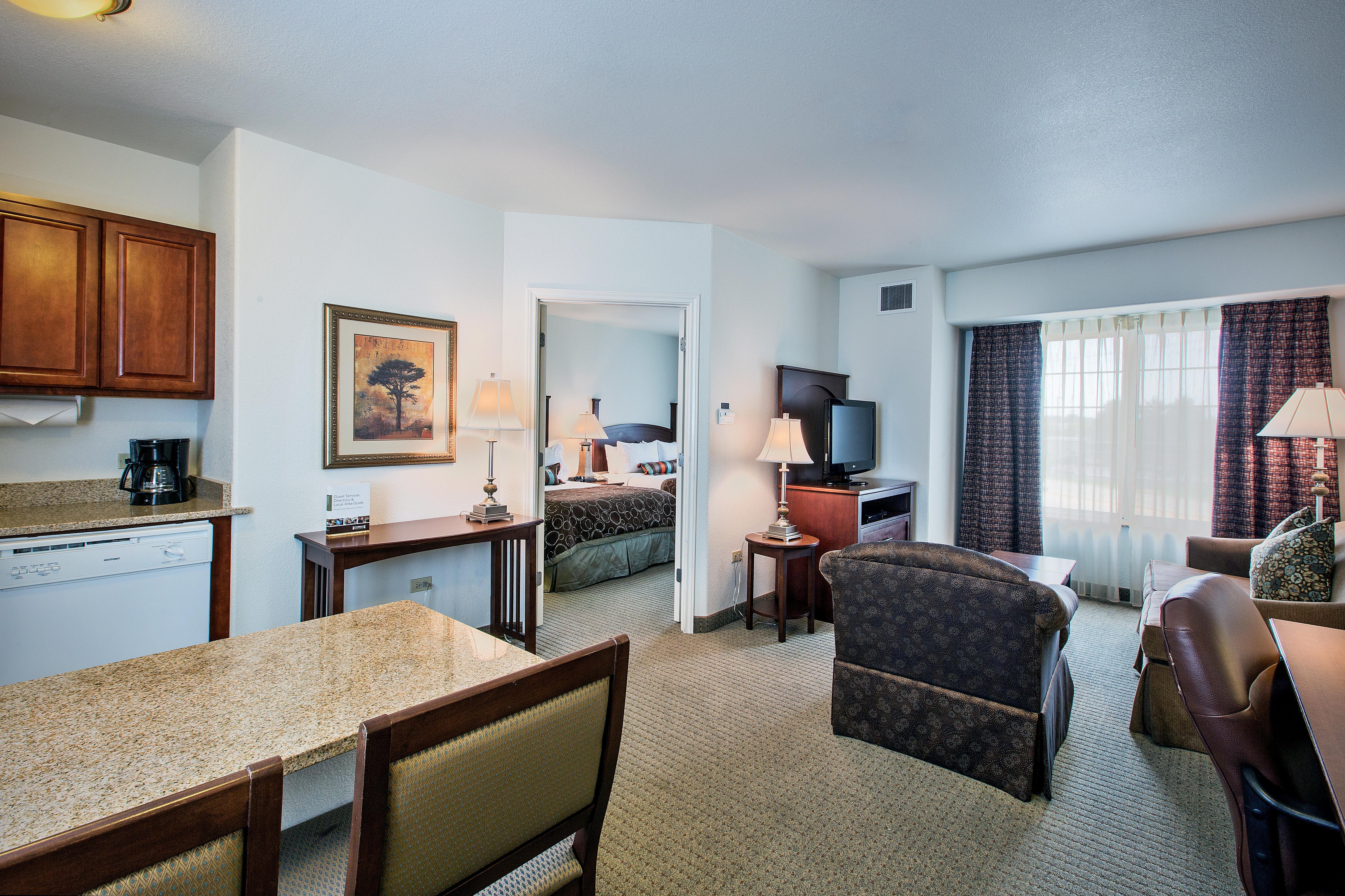 Staybridge Suites Rockford By Ihg Екстериор снимка