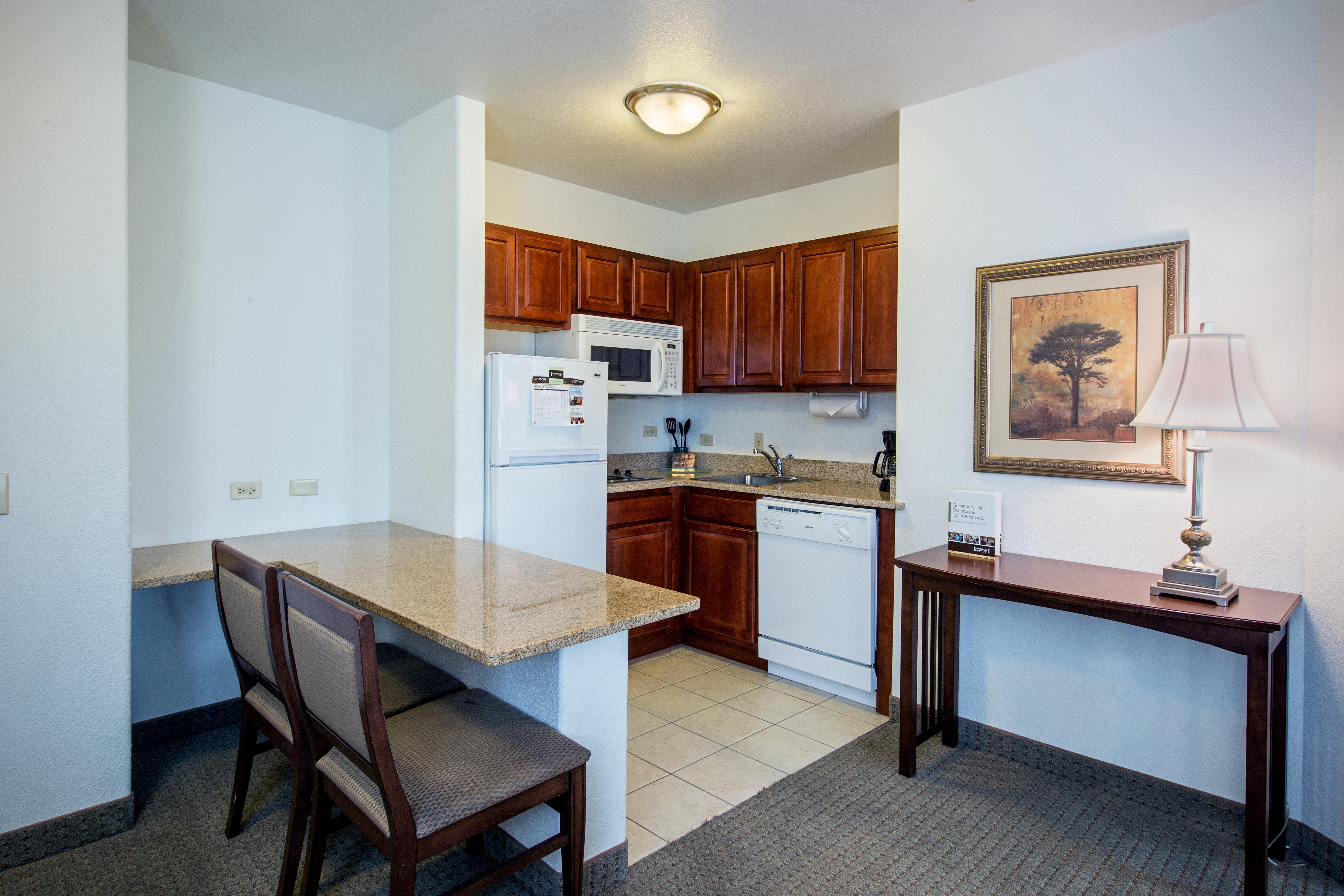 Staybridge Suites Rockford By Ihg Екстериор снимка