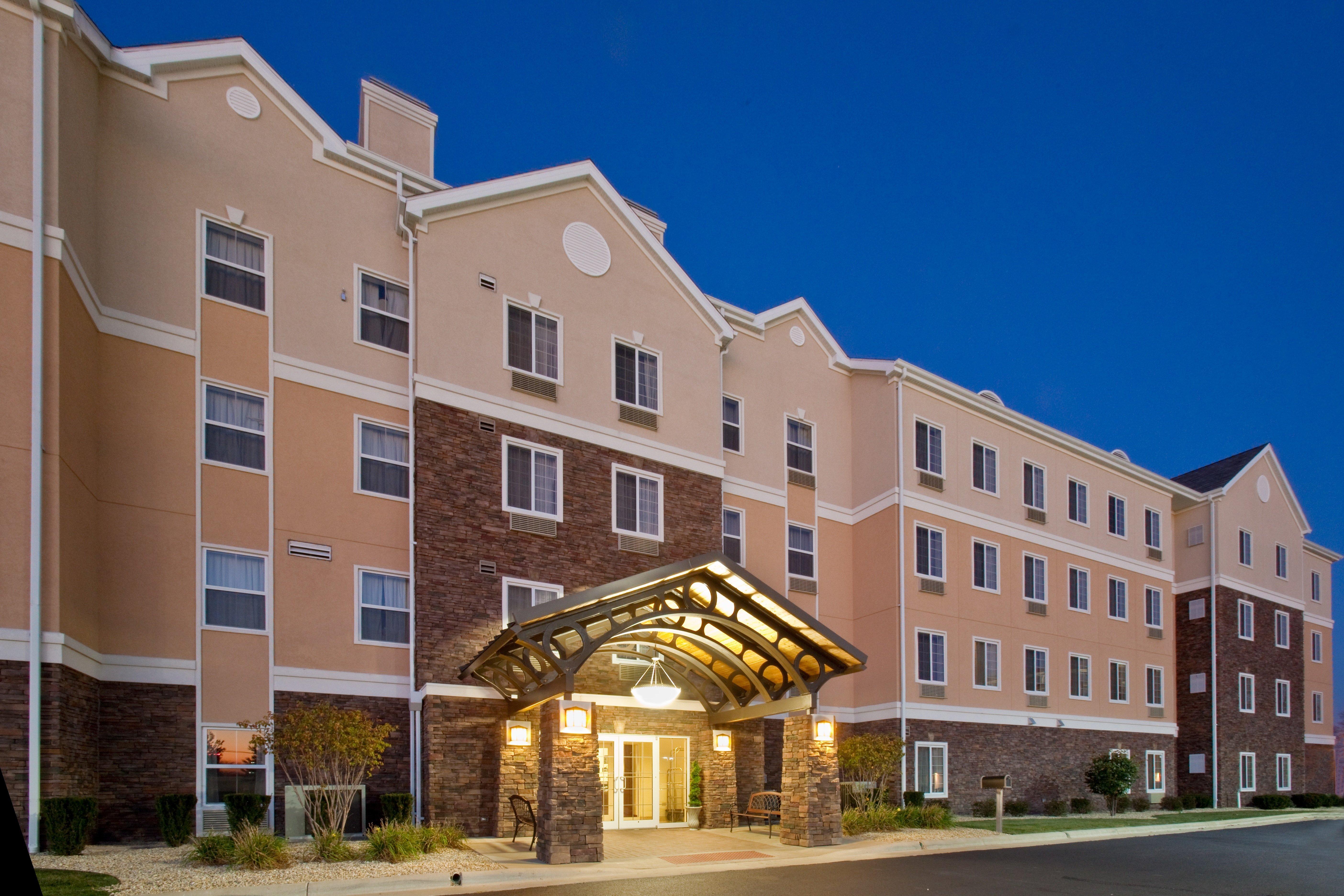 Staybridge Suites Rockford By Ihg Екстериор снимка