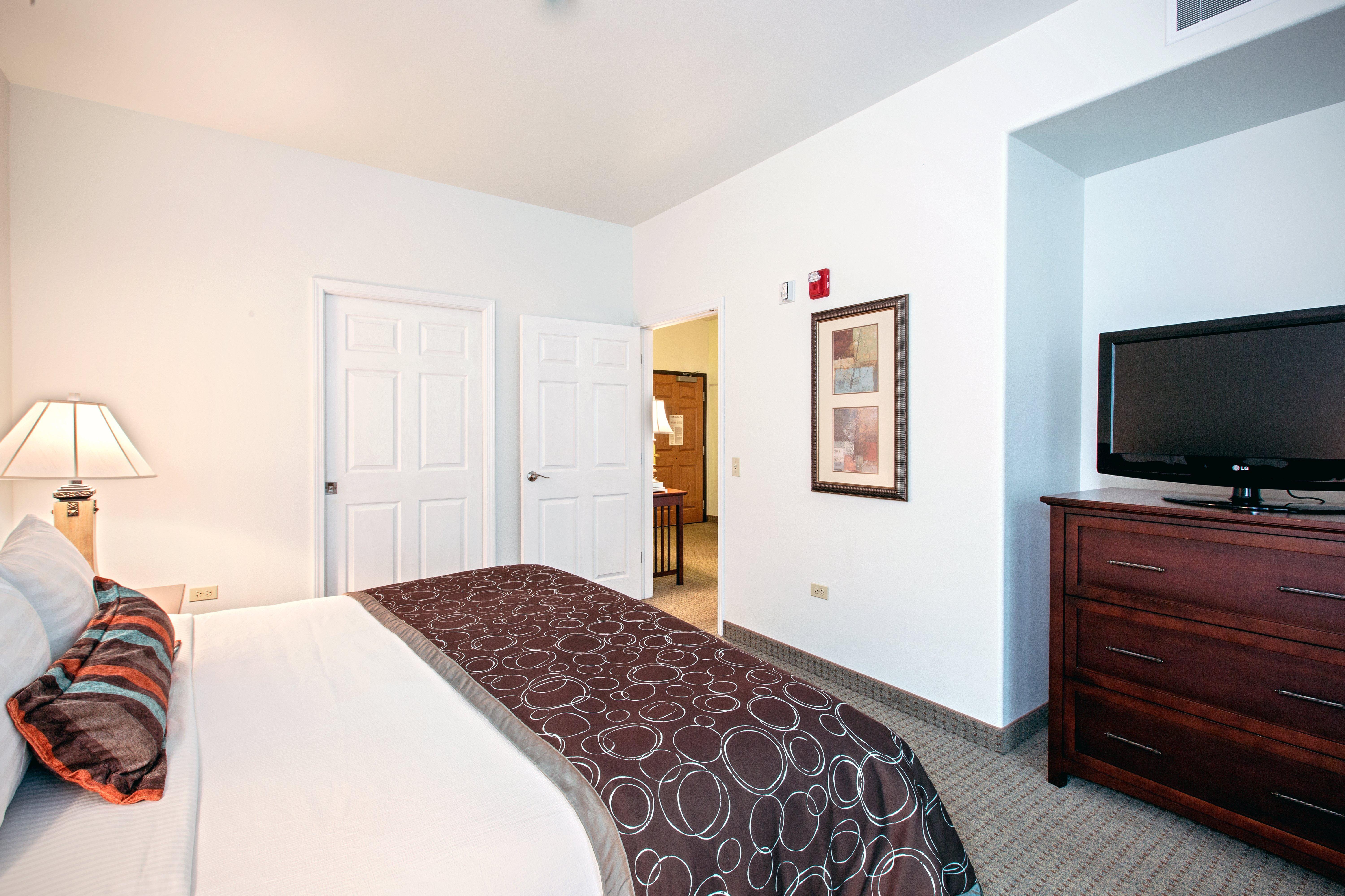 Staybridge Suites Rockford By Ihg Екстериор снимка