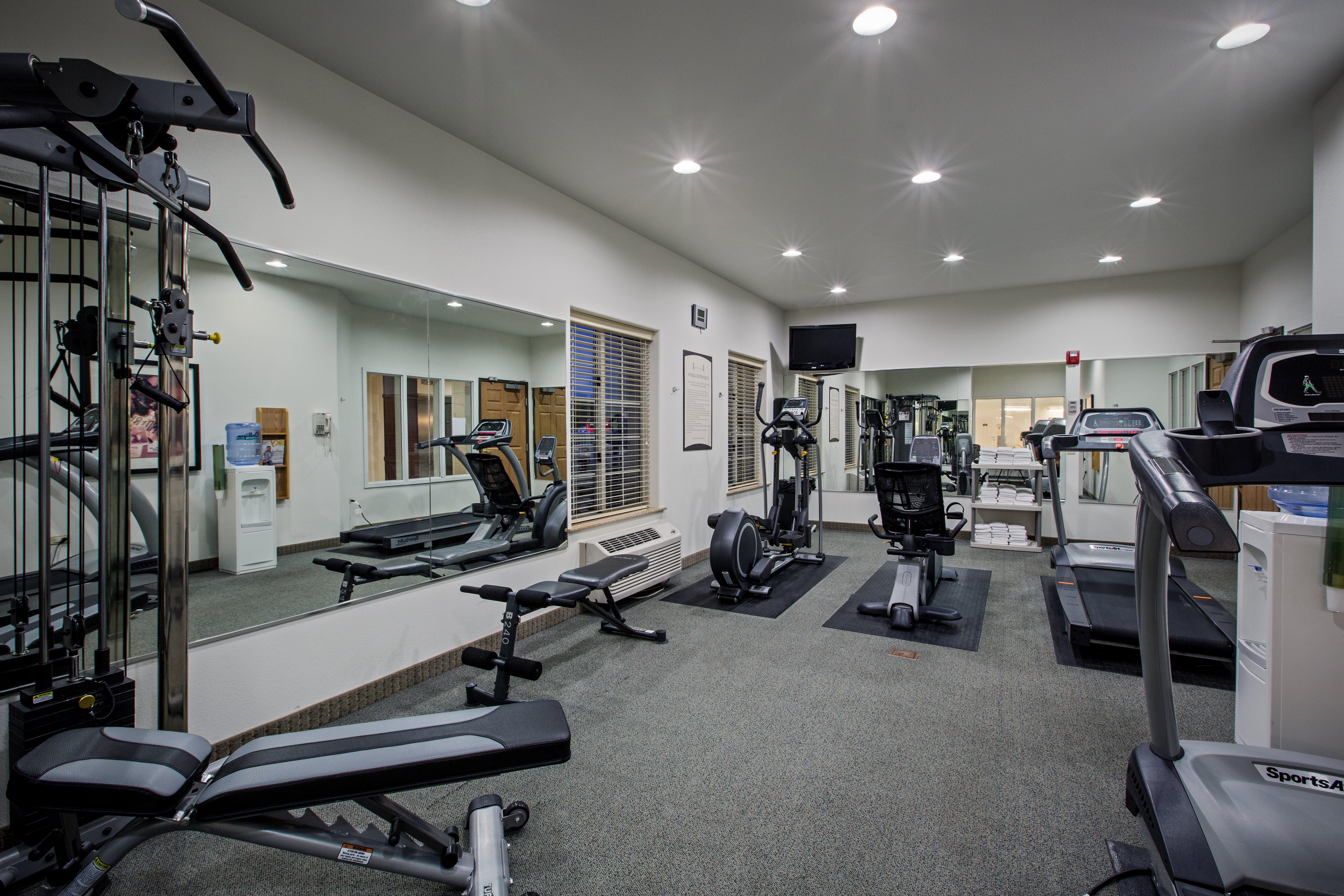 Staybridge Suites Rockford By Ihg Екстериор снимка