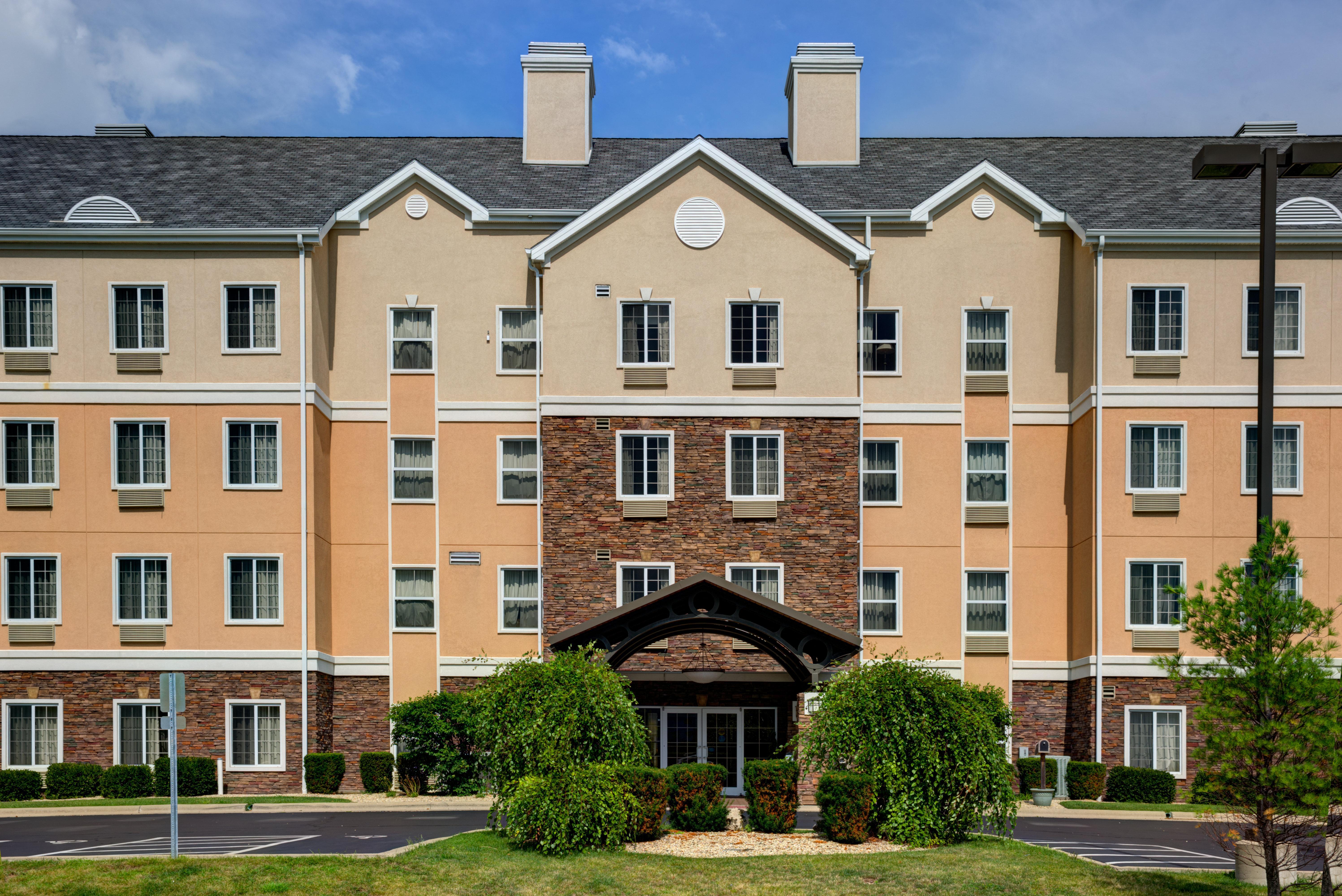 Staybridge Suites Rockford By Ihg Екстериор снимка