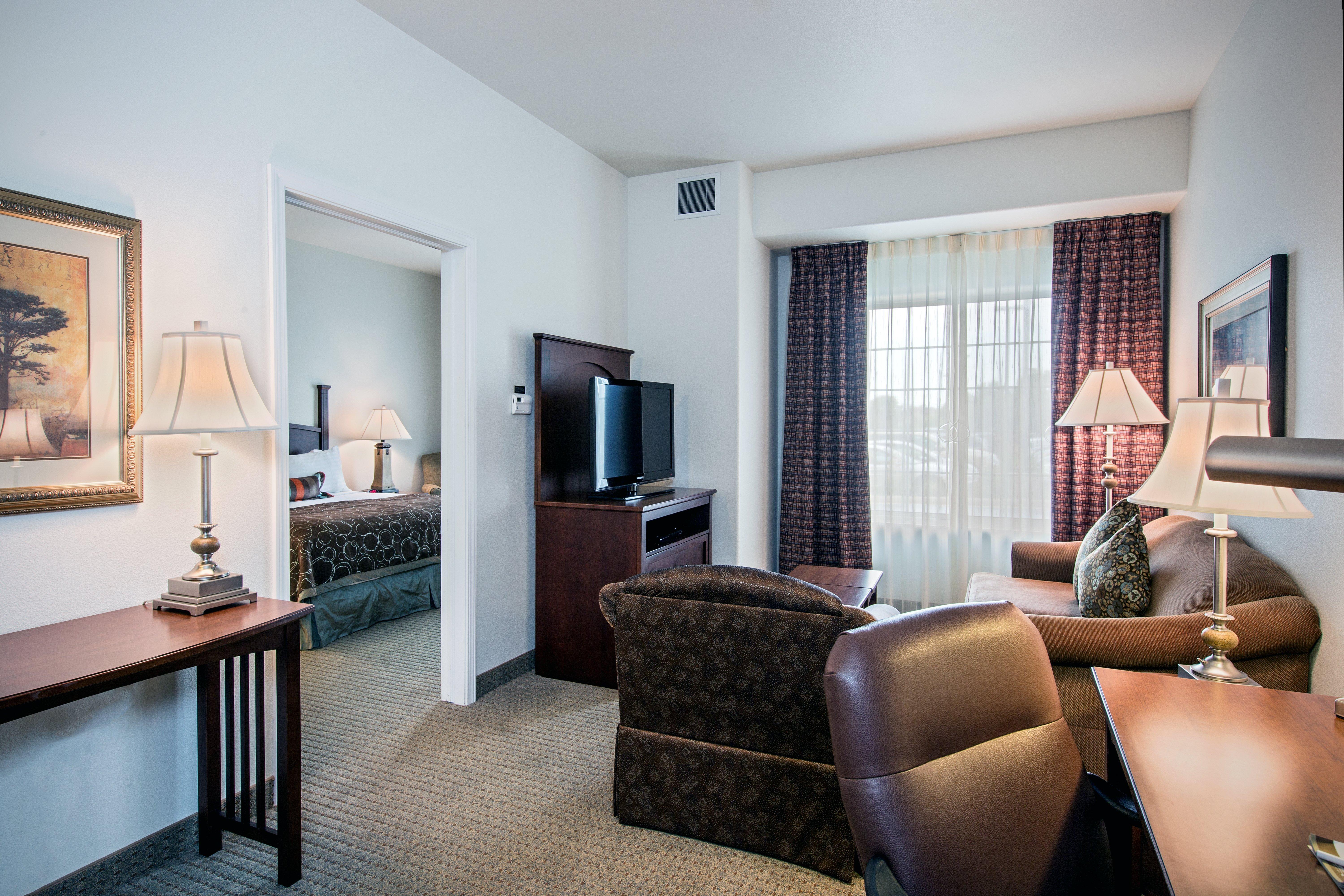 Staybridge Suites Rockford By Ihg Екстериор снимка