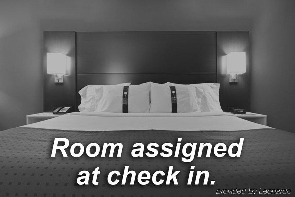 Staybridge Suites Rockford By Ihg Екстериор снимка