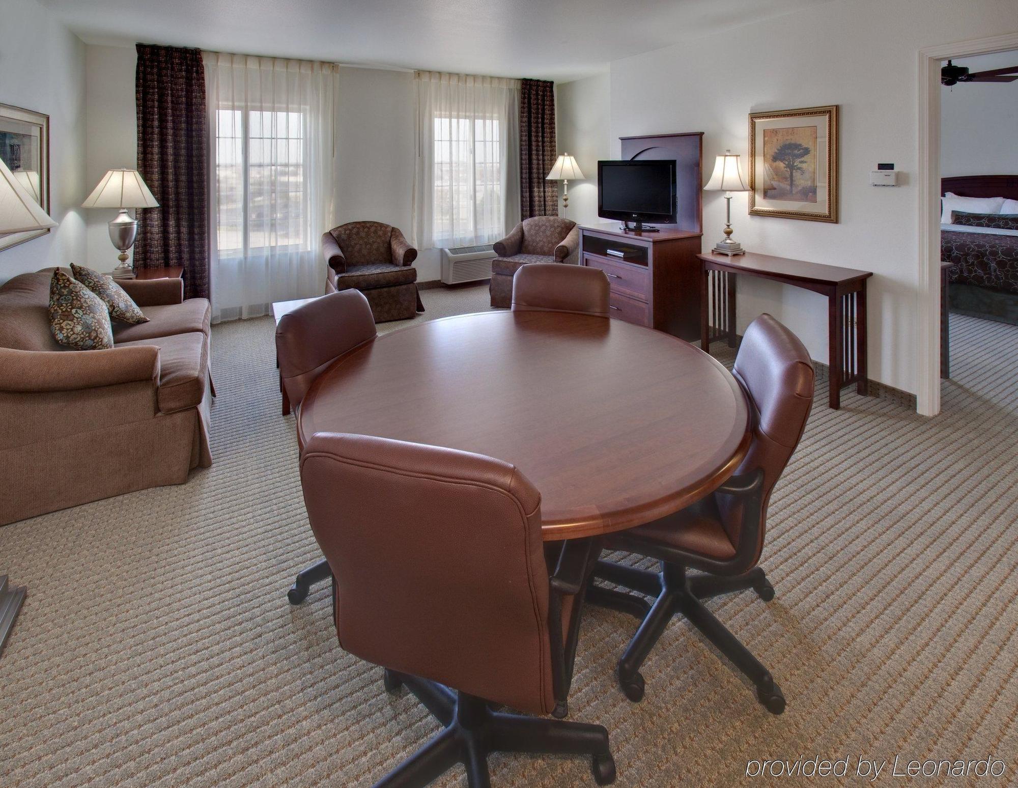 Staybridge Suites Rockford By Ihg Стая снимка