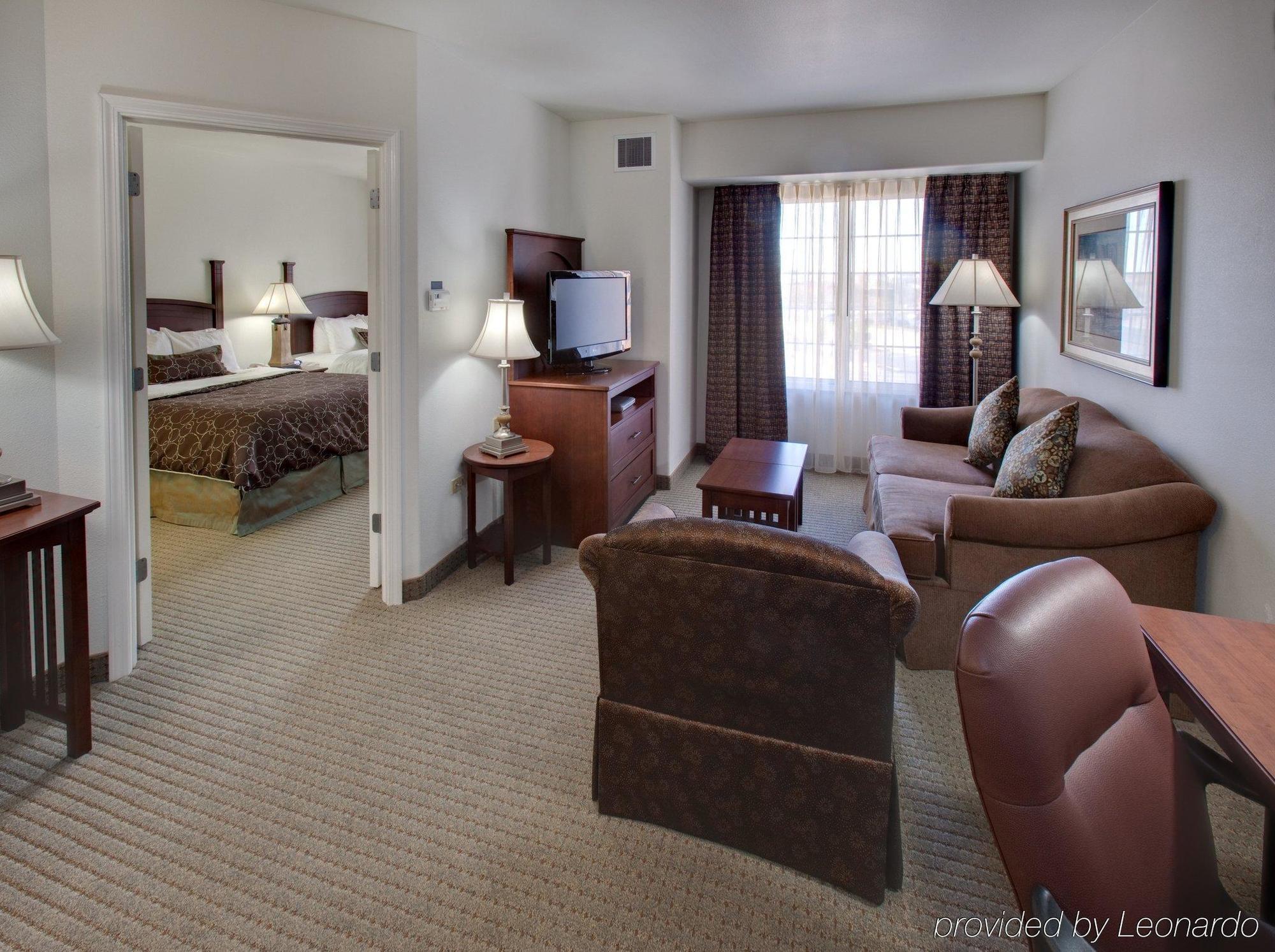 Staybridge Suites Rockford By Ihg Стая снимка