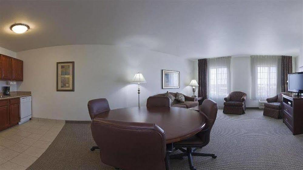 Staybridge Suites Rockford By Ihg Екстериор снимка