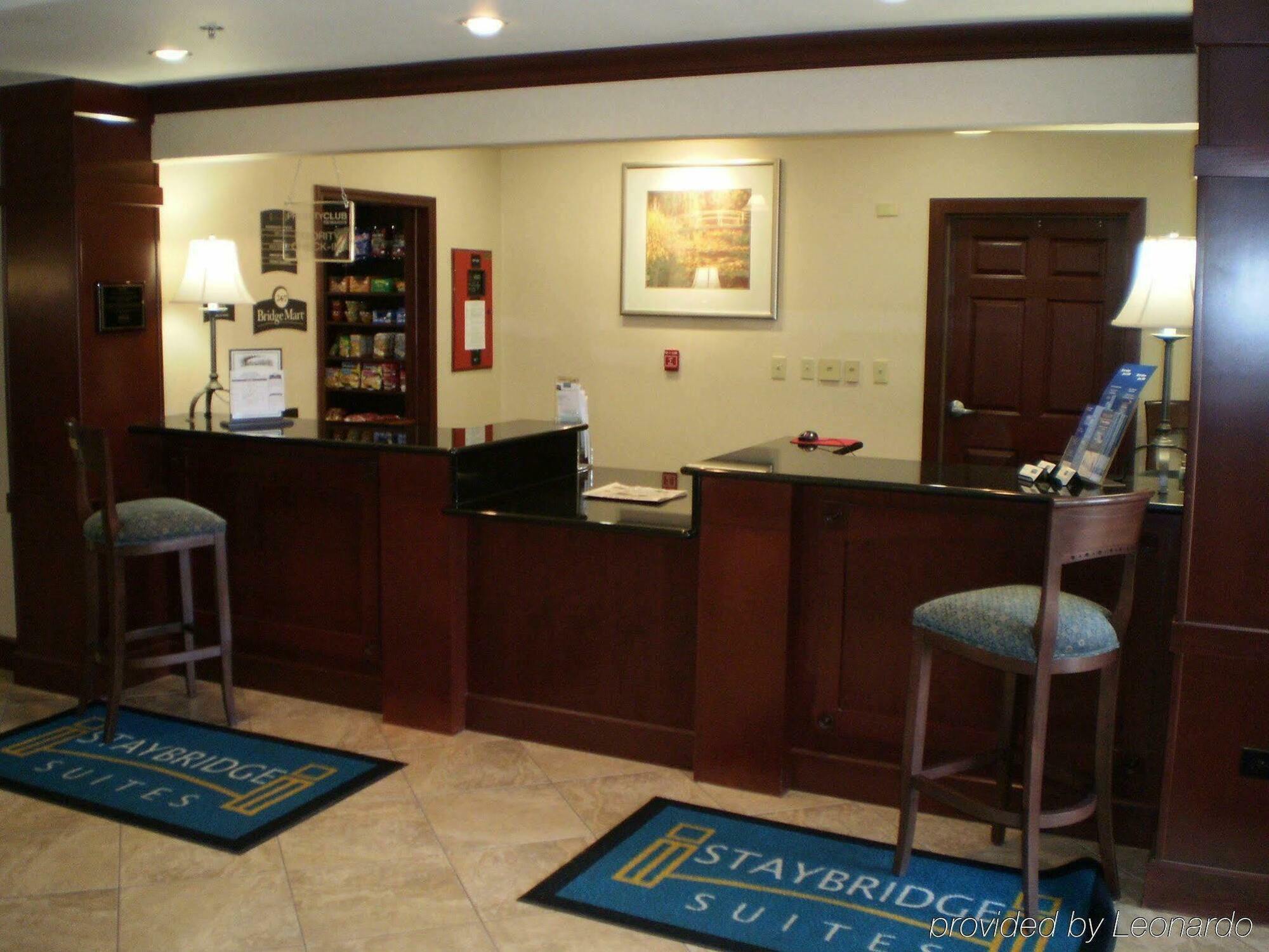 Staybridge Suites Rockford By Ihg Интериор снимка